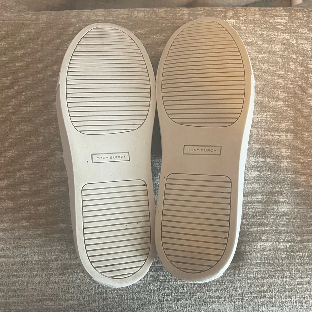 Tory Burch Lennon Laser Cut-Out - Picture 6 of 9